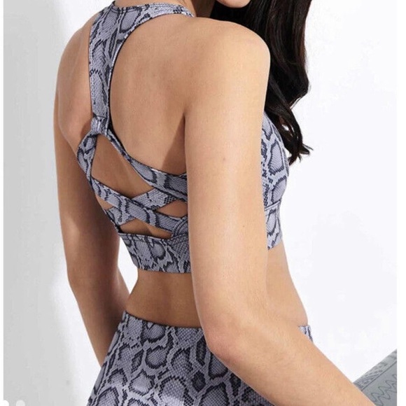 Onzie Womens Set Warrior Sports Bra Yoga Leggings Exercise Workout Snake Print - Picture 3 of 14